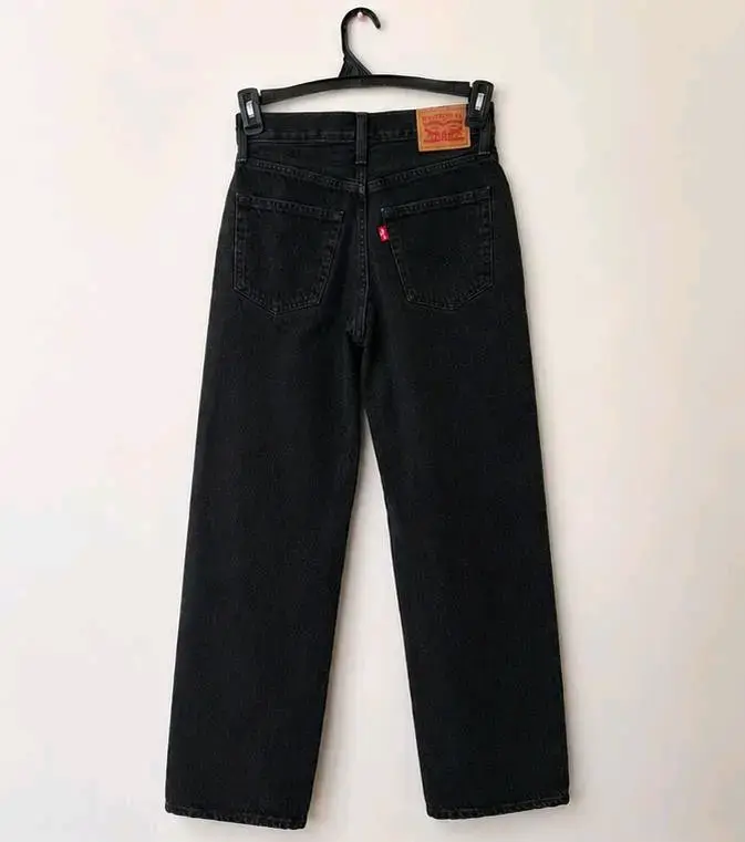 Jeans negros de corte recto para mujer - 2