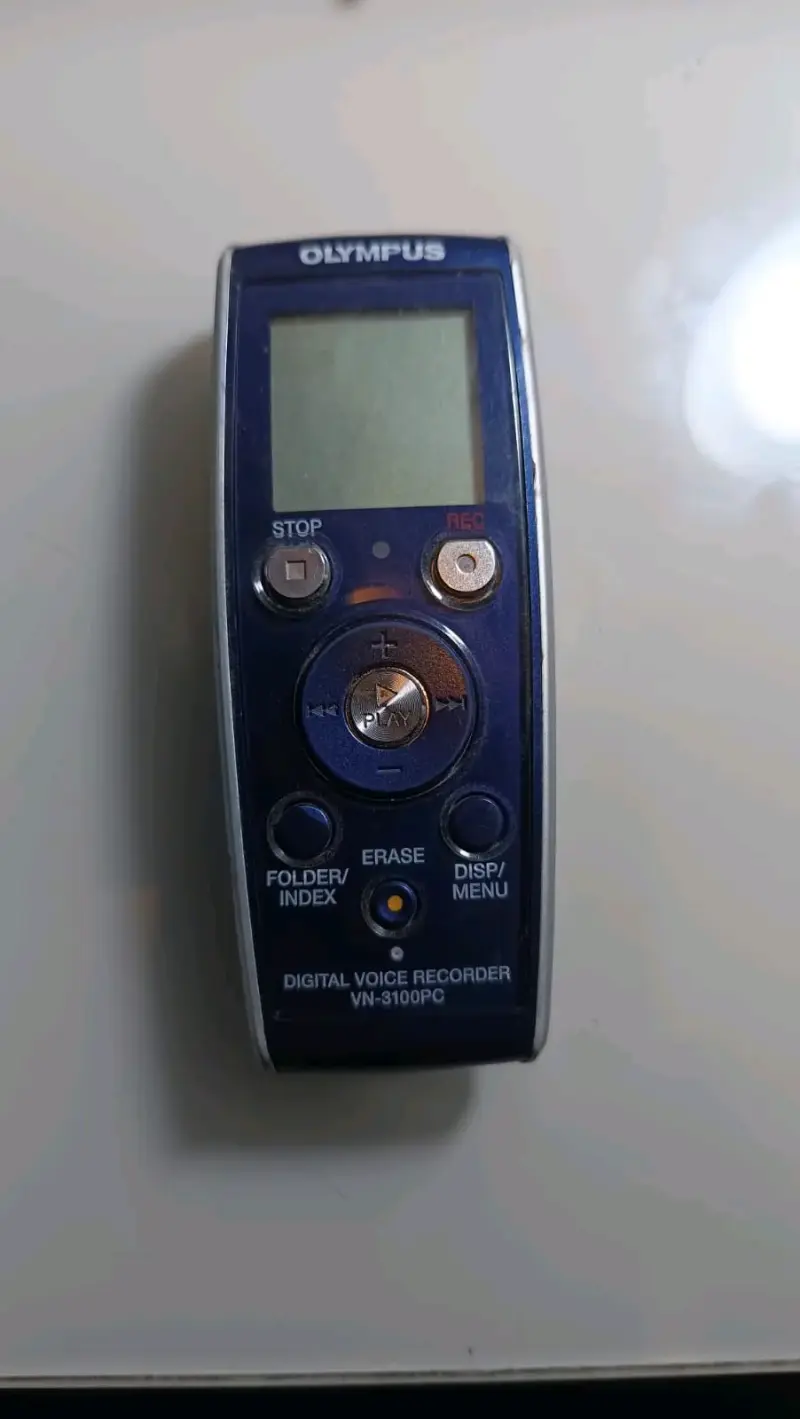 Grabadora de voz digital Olympus para revisar - 1