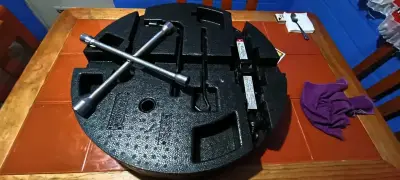 Kit de herramientas para auto con llave cruz - miniatura 2
