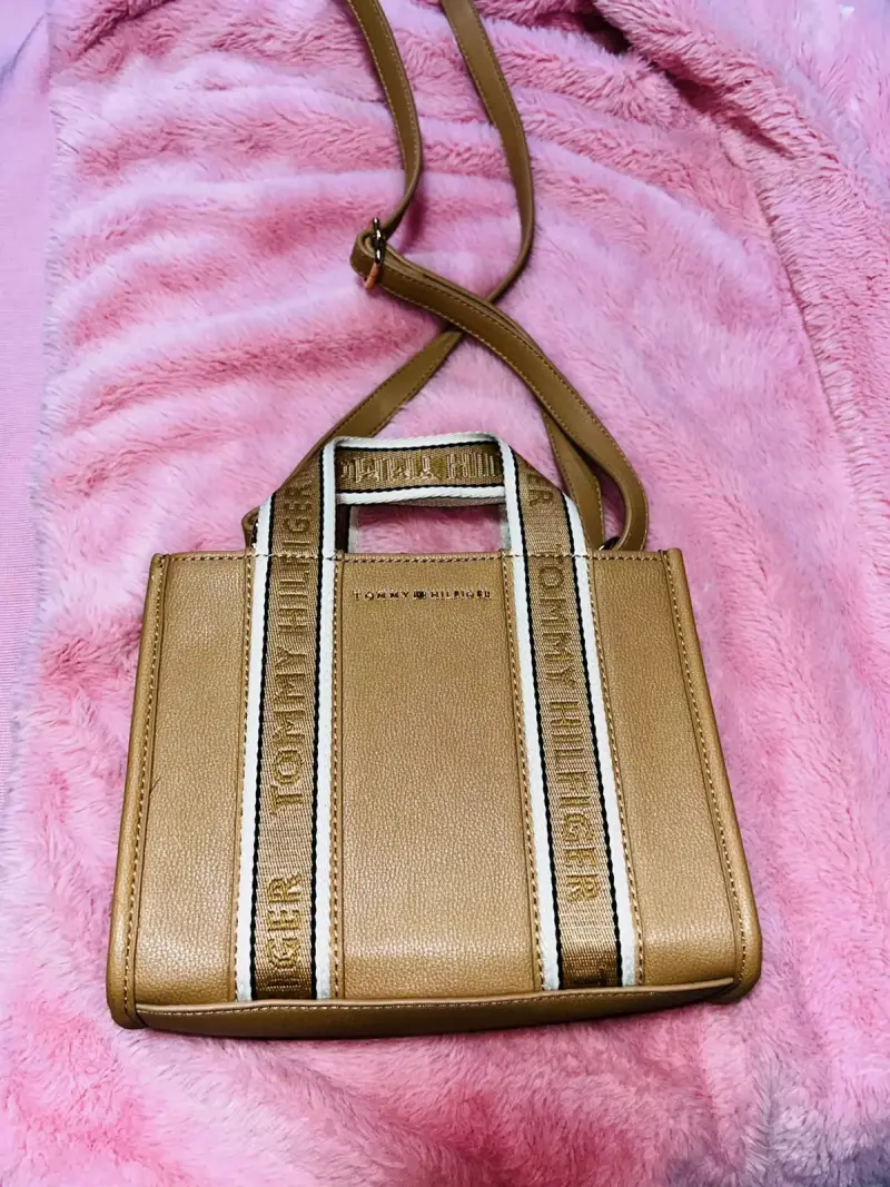Cartera de mano con brillantes y cadena - 5
