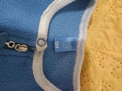 Enterito polar azul para bebé con diseño de oso - miniatura 2