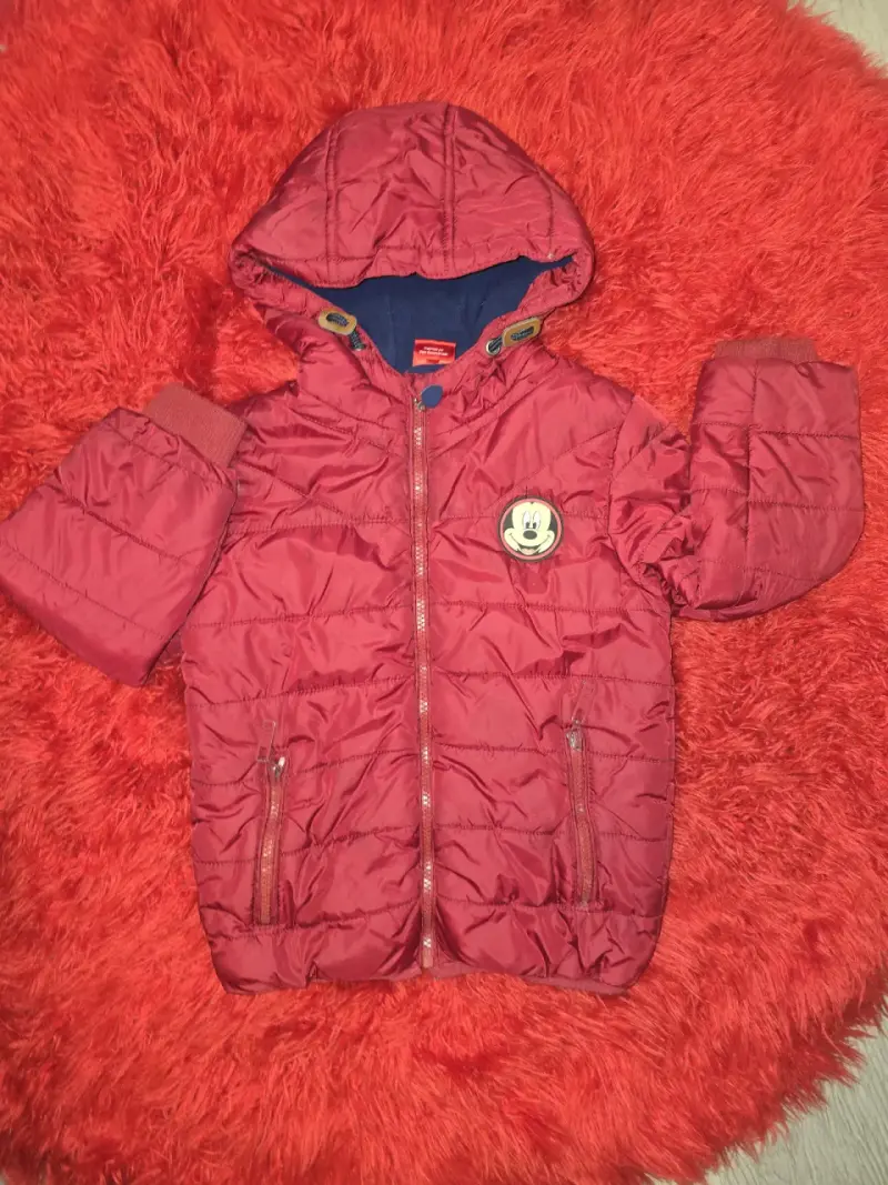 Chaqueta infantil roja con capucha Disney - 1