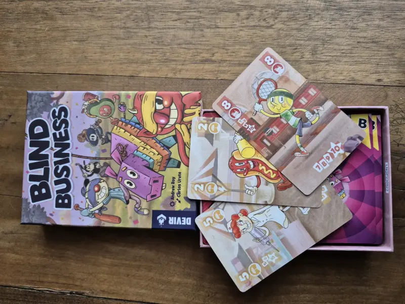 Juego de cartas Blind Business de Devir - 2