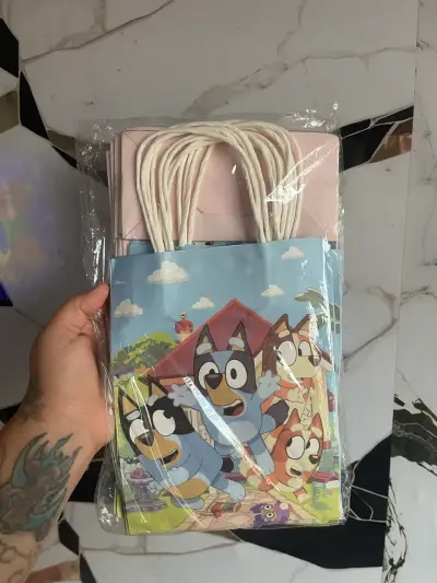 Bolsas de regalo Bluey para fiestas - miniatura 1