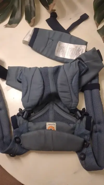 Portabebés Ergobaby azul ergonómico - miniatura 2