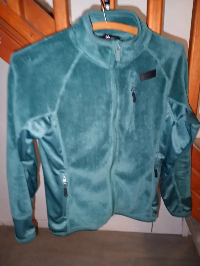 Chaqueta polar verde con cierre completo - 1
