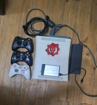 Consola Xbox 360 con rgh y 3 controles - miniatura 1