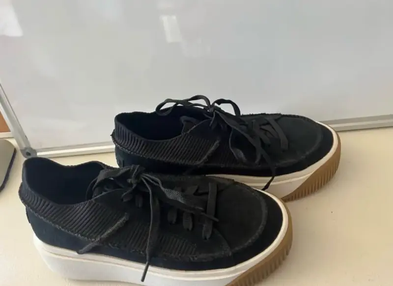 Zapatillas negras con plataforma de gamuza - 2