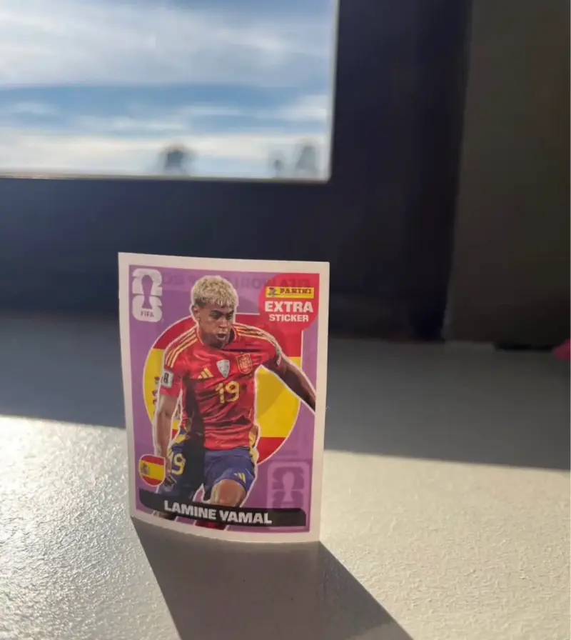 Lámina Panini FIFA Extra Sticker Lamine Yamal - 3