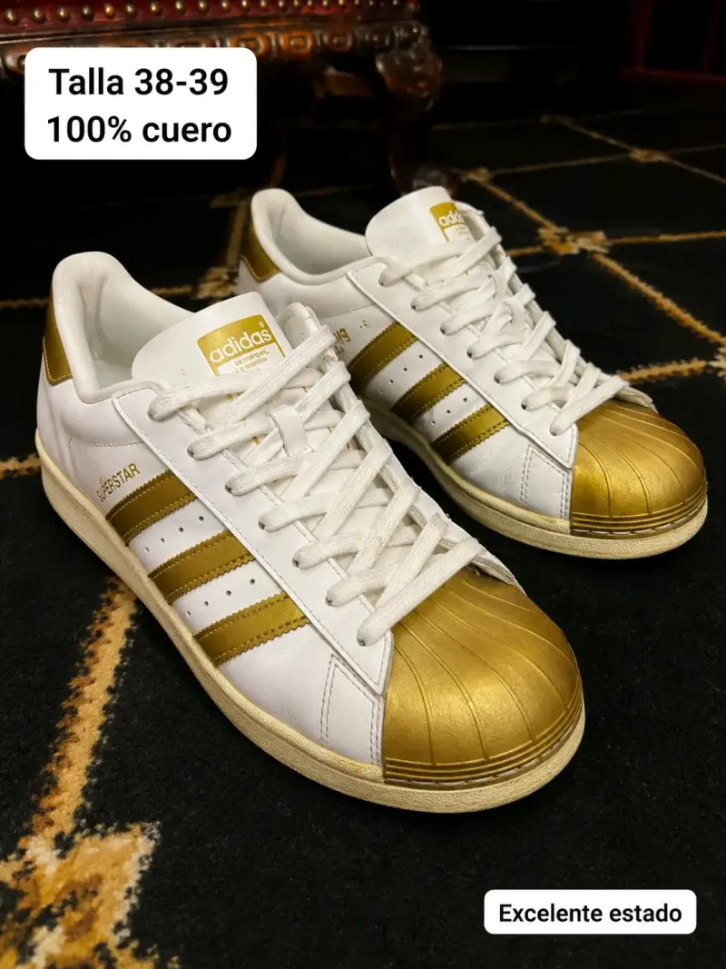 Zapatillas Adidas Superstar doradas de cuero