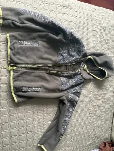 Chaqueta polar infantil lippi  verde con capucha - miniatura 2
