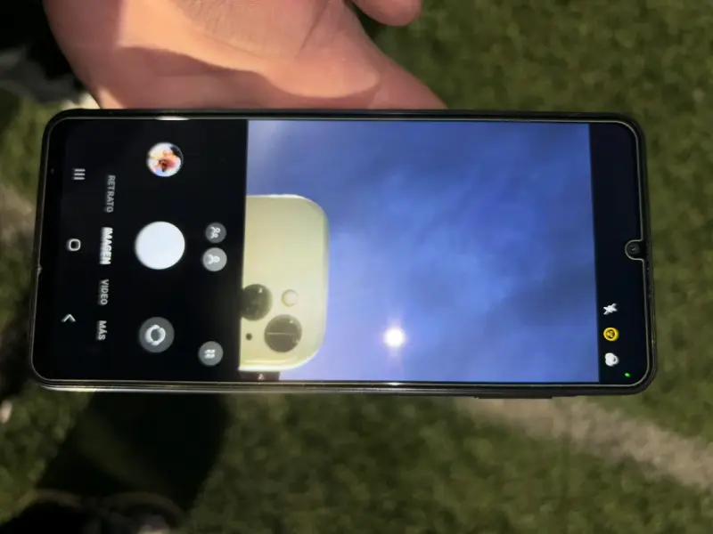 Smartphone Samsung Galaxy en buen estado - 4