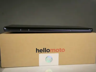 Motorola Edge 50 Pro 512GB / 12GB RAM cómo nuevo - miniatura 6
