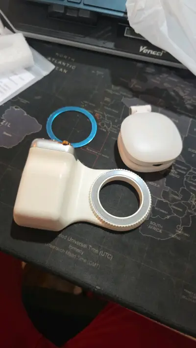 Grip magnetico con luz LED para smartphone - miniatura 6