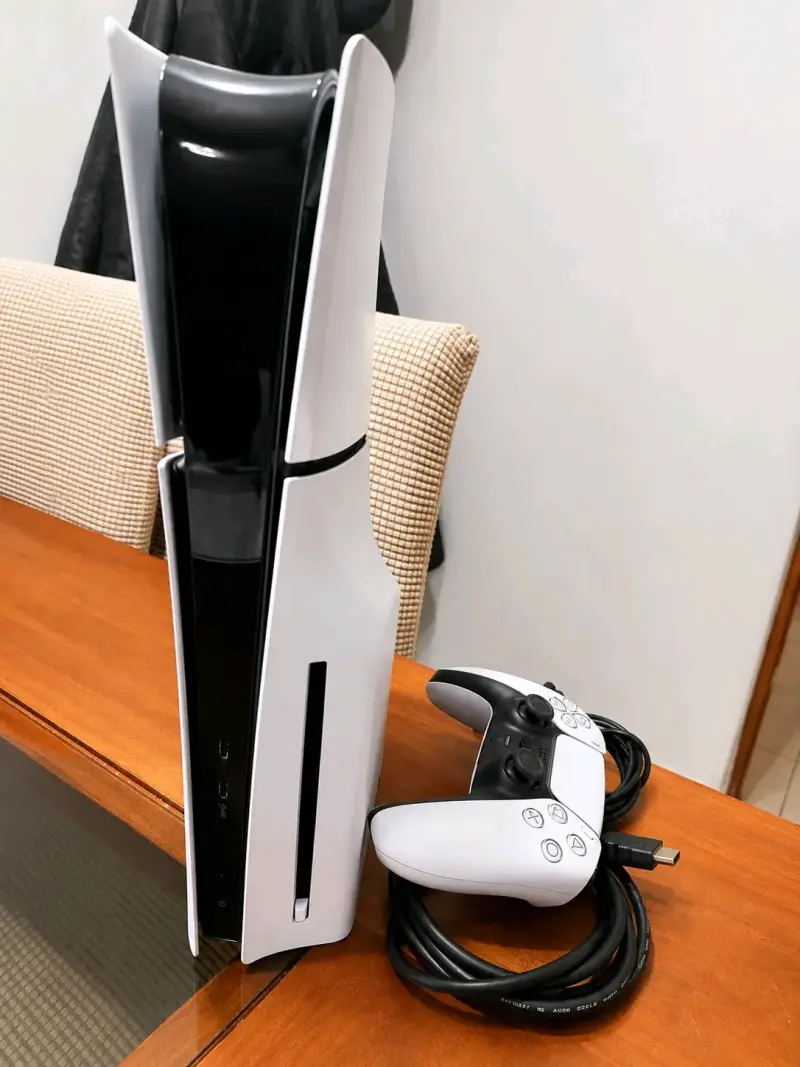 Consola PlayStation 5 con control DualSense