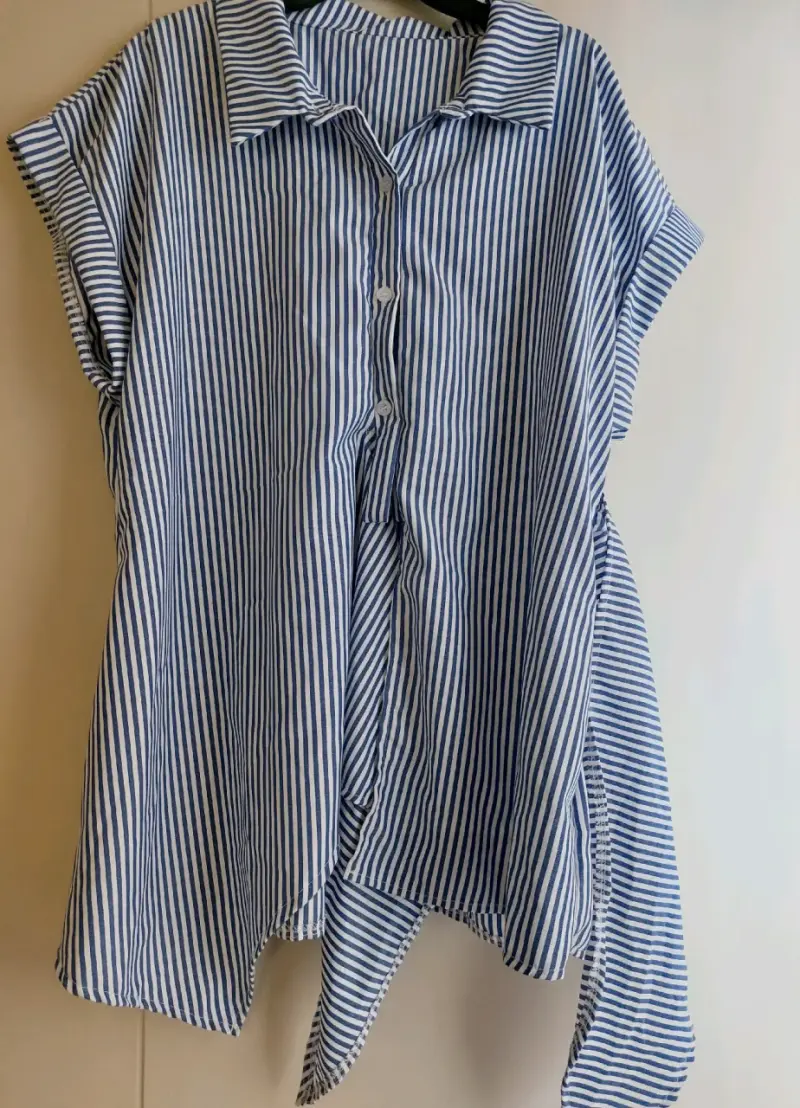 Blusa rayada azul y blanca para mujer - 2