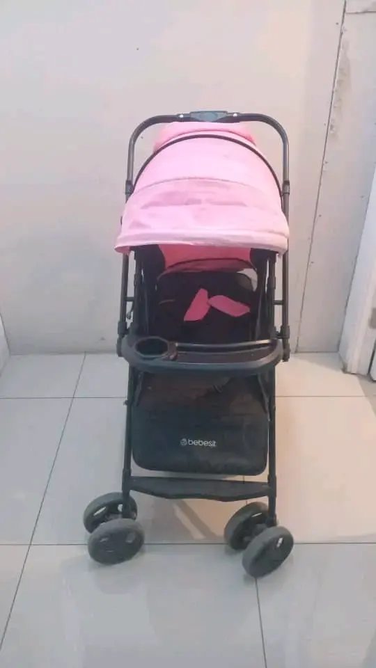 Coche de bebé Bebesit rosa con toldo - 1