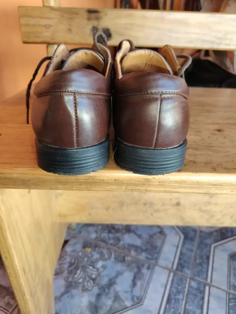 Zapatos de cuero marrón para hombre - 1