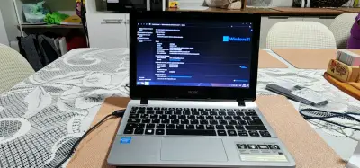 Notebook Acer E11 en excelente estado  poco uso. - miniatura 2
