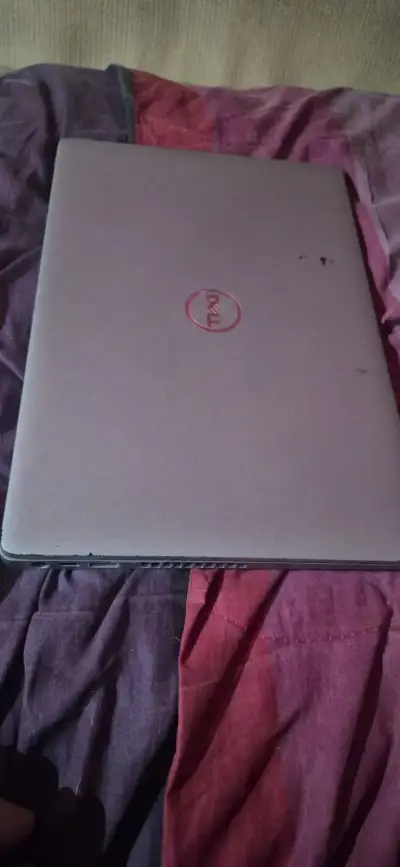 Notebook Dell en buen estado - miniatura 1