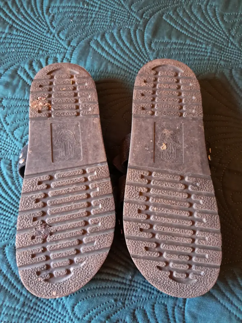 Sandalias Romano negras con hebillas y tachas - 3
