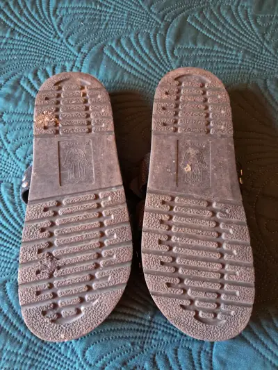 Sandalias Romano negras con hebillas y tachas - miniatura 3