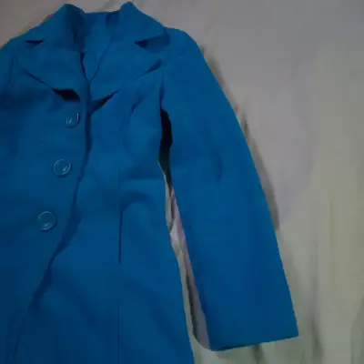 Abrigo celeste para mujer con botones - miniatura 3