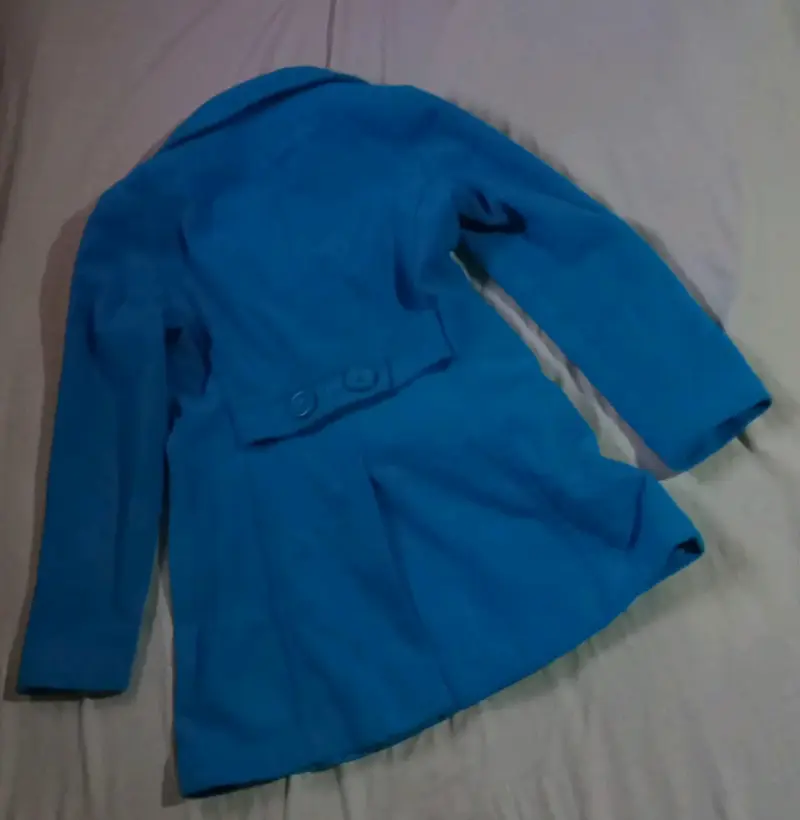 Abrigo celeste para mujer con botones - 4