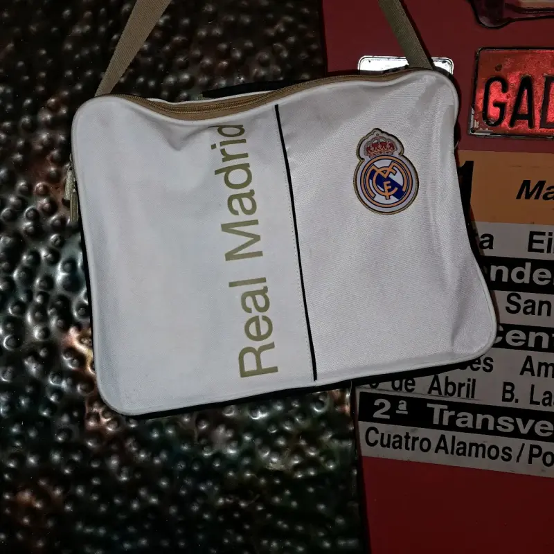Bolso Real Madrid blanco con logo - 1