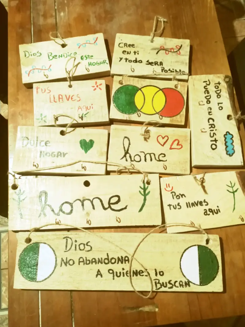 Se venden porta llaves de madera (Artesanales)