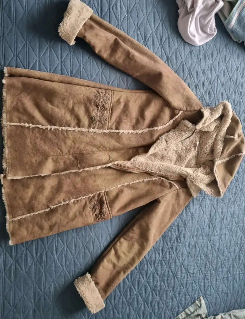 Abrigo de invierno con capucha y forro de lana