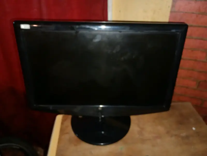 Monitor LCD de 22 pulgadas negro - 1