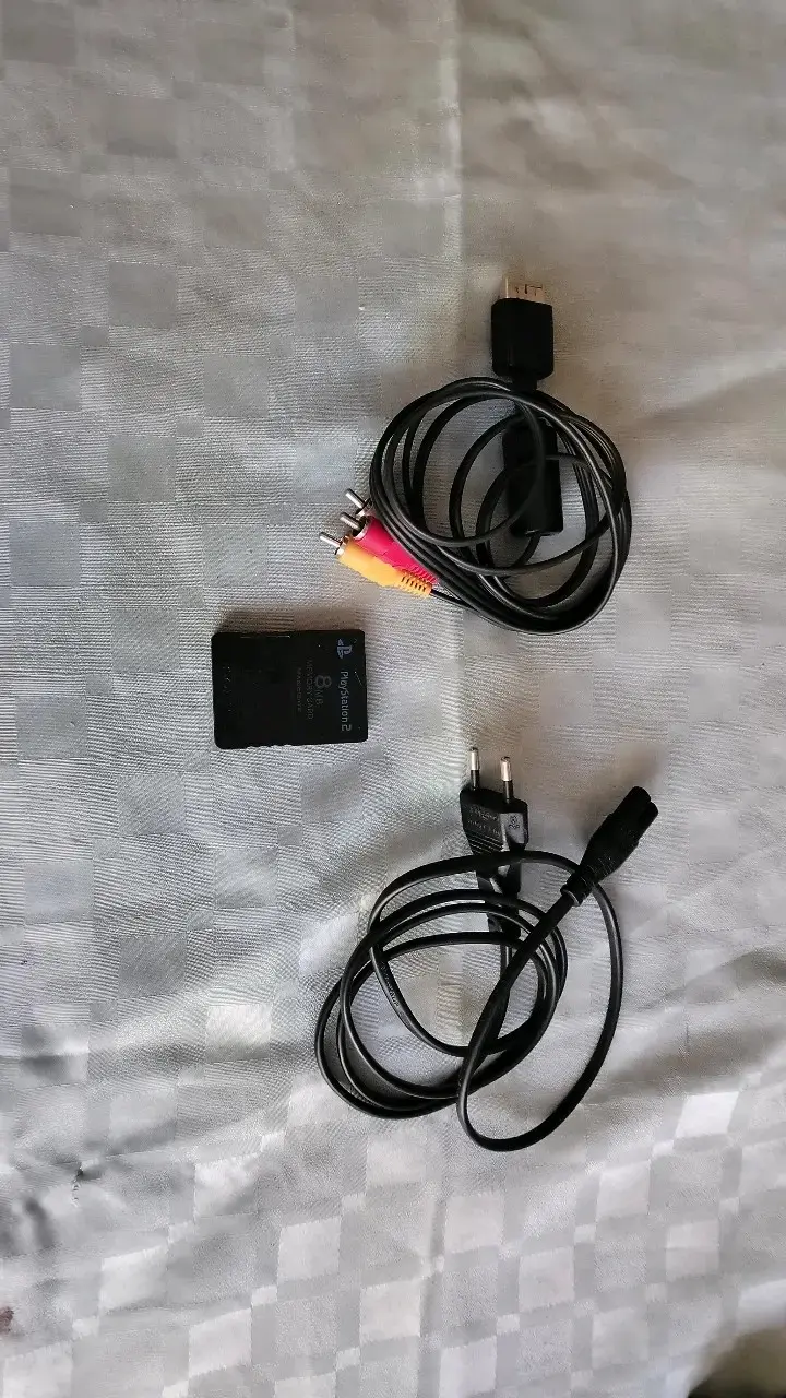 Se vende Playstation 2 - 4