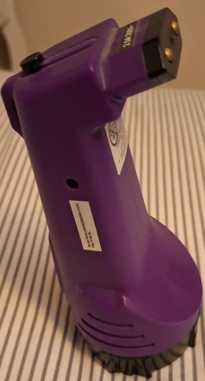 Linterna Rayovac morada portátil - 2