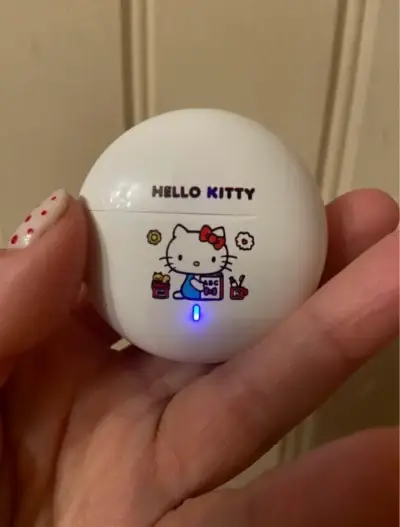 Audífonos inalámbricos Hello Kitty edición especial - miniatura 2