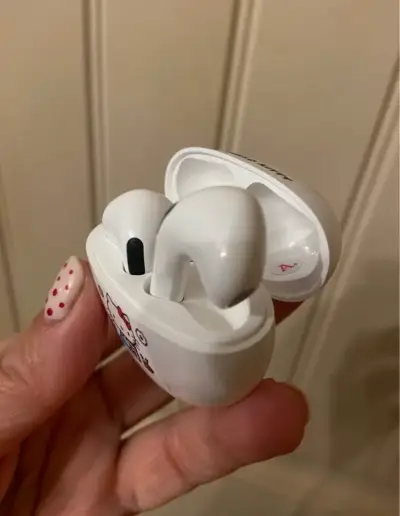 Audífonos inalámbricos Hello Kitty edición especial - miniatura 4