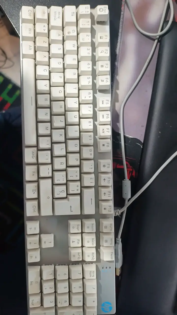 Teclado HP mecánico con cable USB