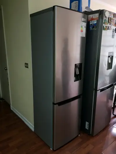 Frigidaire o Nevera seminuevo Libero conversable - miniatura 6