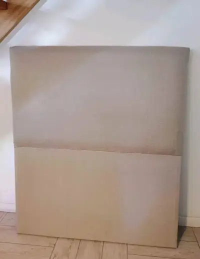 Respaldo de cama tapizado beige - miniatura 2