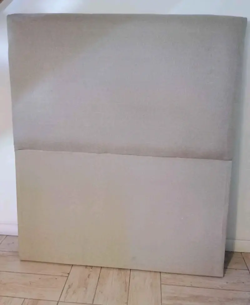 Respaldo de cama tapizado beige - 3