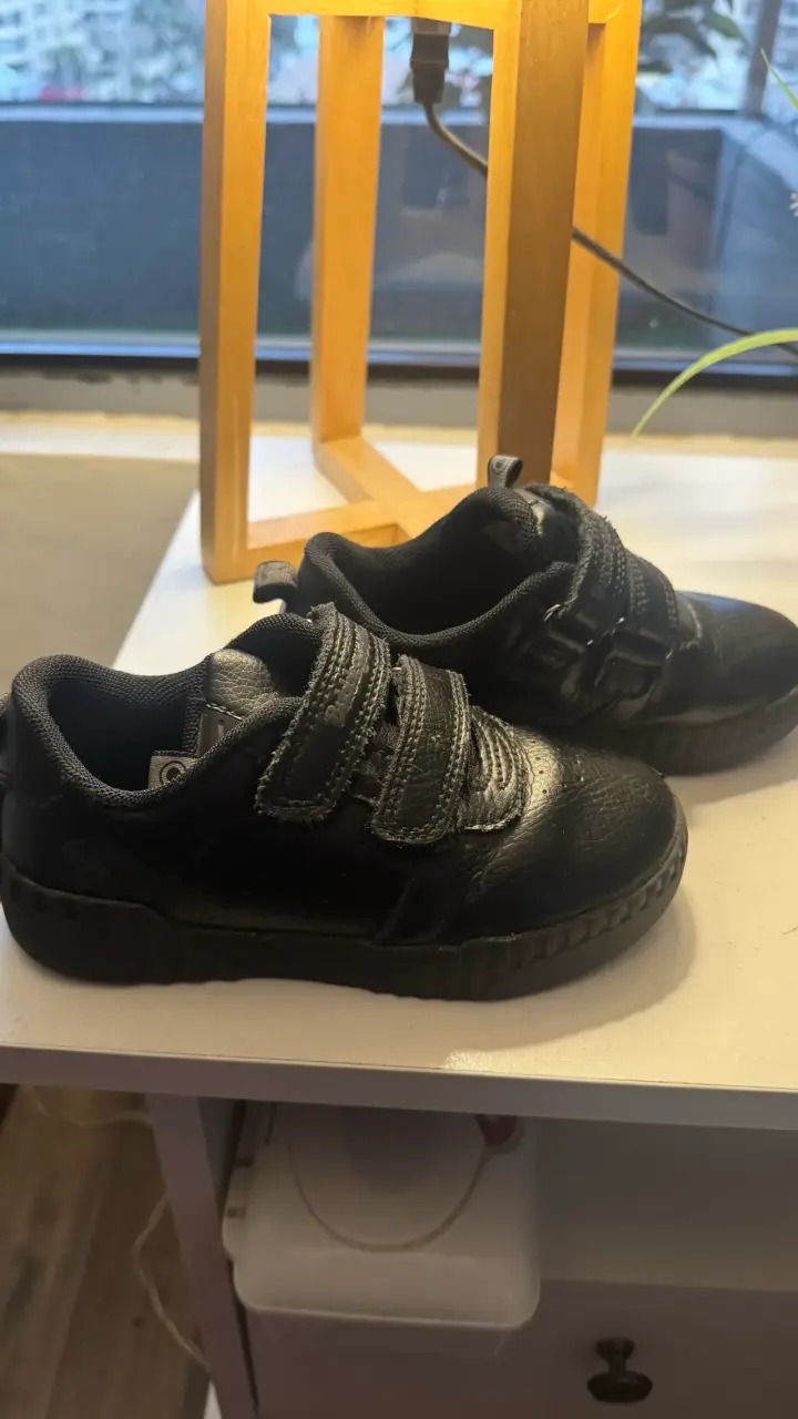 Zapatillas negras con velcro n•28 - 2