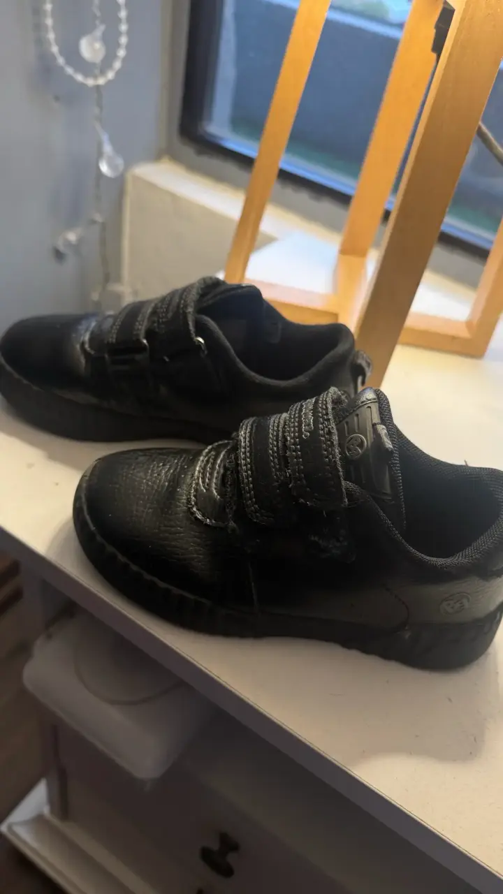 Zapatillas negras con velcro n•28 - 3