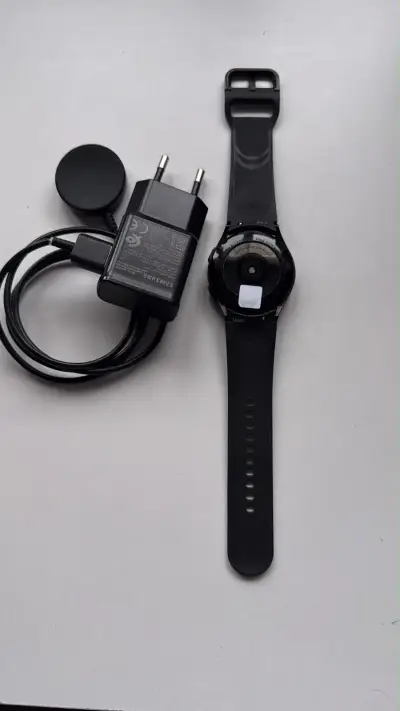 Reloj  Samsung Watch 4 con cargador - miniatura 2