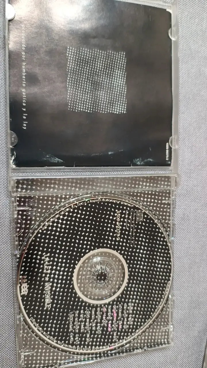 CD La Ley Invisible en buen estado - 3