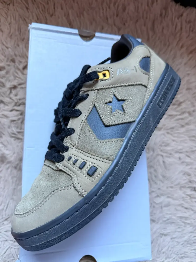 Zapatillas Converse AS-1 beige y negras - 1