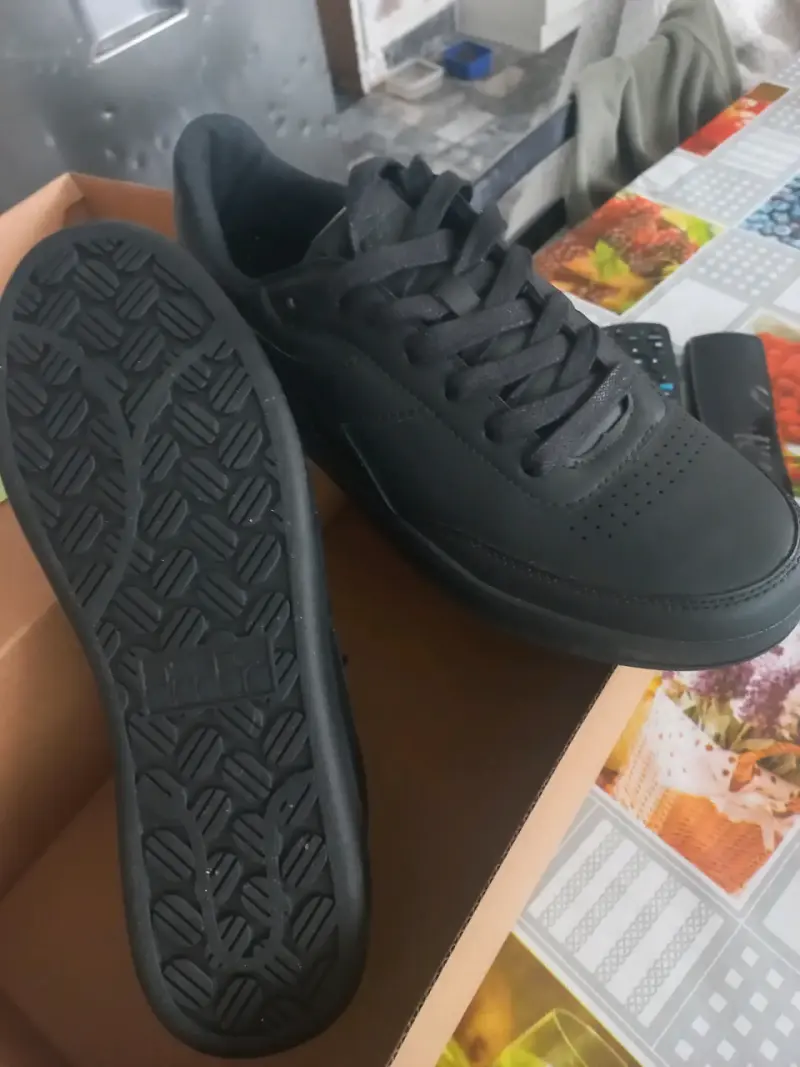 Zapatillas negras deportivas unisex - 2