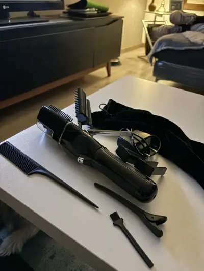 Cortadora de cabello eléctrica con accesorios - miniatura 2
