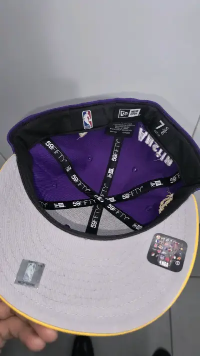 Gorra New Era Los Angeles Lakers morada y amarilla - miniatura 3