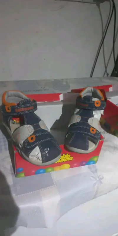 Sandalias infantiles Bubble Gummers azul y naranja - miniatura 3