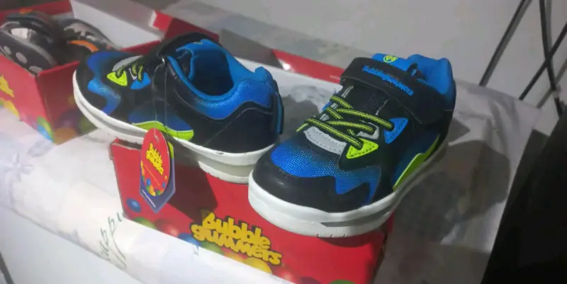 Zapatillas Bubble Gummers negras y azules - 2